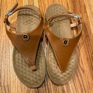 Women’s 41 Athlefit sandals (size 9)